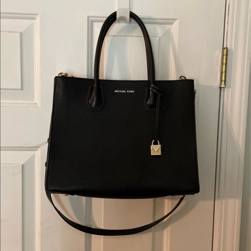 Michael Kors pebbled Leather Purse